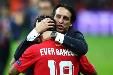 Ever Banega không muốn rời Sevilla vào tháng 1 năm 2019