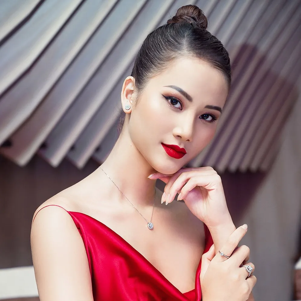 voh-my-nhan-viet-tuoi-hoi-1995-Huong-Ly-2