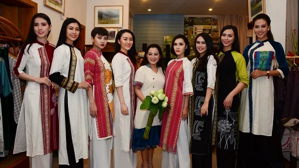 Triển lãm “Nghệ thuật từ đôi tay” tại Thảo Điền