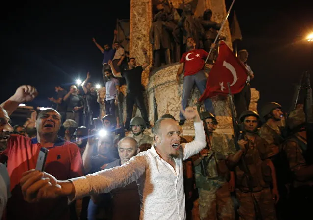 Thổ Nhĩ Kỳ tiếp tục bắt giữ hơn 100 binh sĩ do liên quan cuộc đảo chính