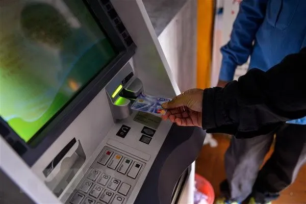 Hacker tấn công, rút liên tiếp hàng chục triệu đồng từ tài khoản ATM