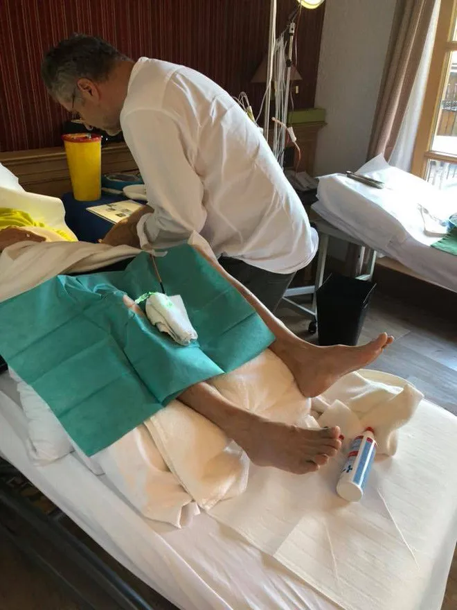 sao Việt phải nhập viện trong tình trạng nguy hiểm