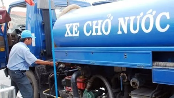 Xe tải vận chuyển nước của Tổng Công ty cấp nước Sài Gòn. Ảnh minh họa: Báo Giao thông 