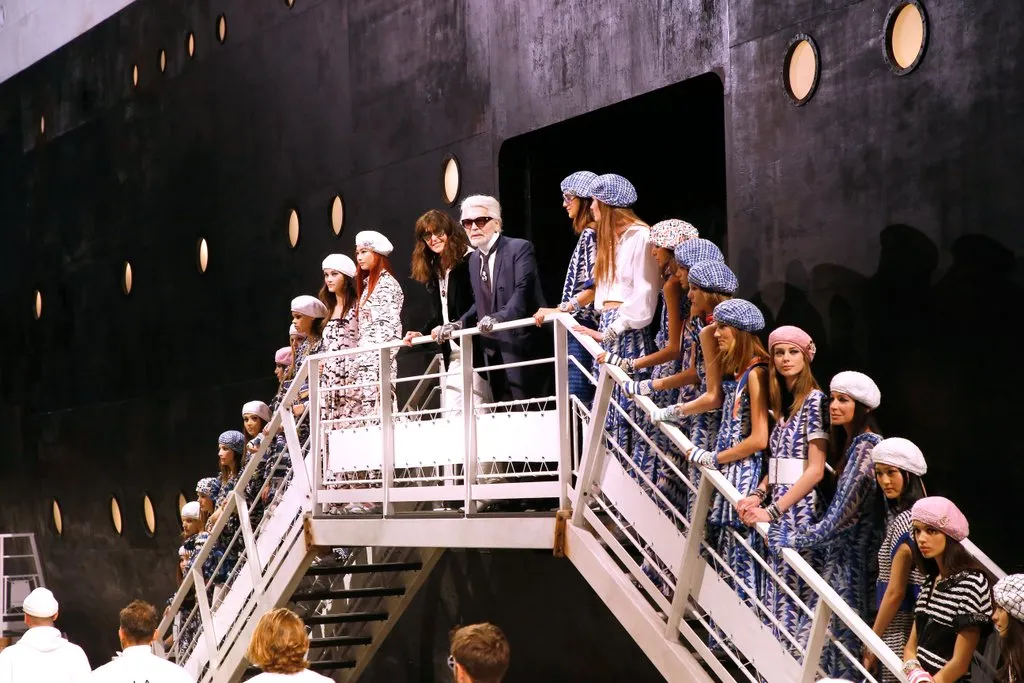 Karl Lagerfeld và dấu ấn sáng tạo qua từng show diễn