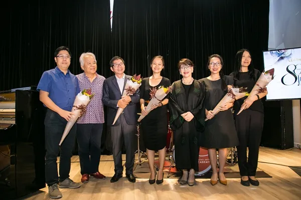 Gia đình và Ban tổ chức chương trình kỉ niệm 80 năm ngày sinh nhạc sĩ Trịnh Công Sơn (1939 – 2019) 
