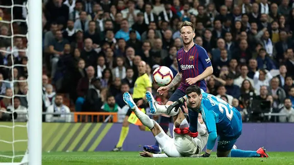 Diễn biến chính trận siêu kinh điễn Real Madrid vs Barcelona: Barca lại là đội chiến thắng