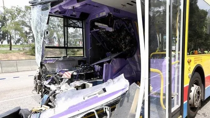 Chiếc xe buýt hai tầng trong vụ tai nạn