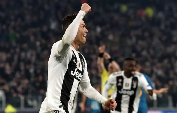 Ronaldo lập cú hat-trick vào lưới Juventus