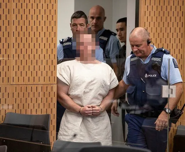 Nghi phạm phát trực tiếp 17 phút xả súng ở New Zealand ra hầu tòa