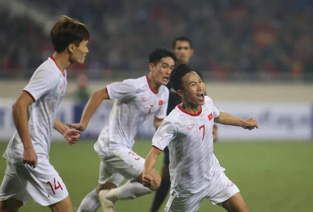 Việt Hưng ăn mừng bàn thắng vào lưới U23 Indonesia