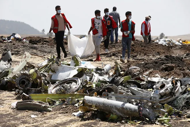 Hai vụ tai nạn rơi máy bay 737 MAX 8 liên tiếp trong vòng vài tháng với nhiều điểm tương đồng kinh ngạc đã khiến Boeing rơi vào khủng hoảng tồi tệ chưa từng có trong lịch sử (Ảnh: Reuters)