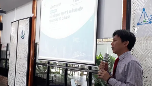 Ông Nguyễn Việt Dũng - Giám đốc Sở Khoa học và Công nghệ TP giải đáp các thắc mắc về Giải thưởng I-Star 2019.