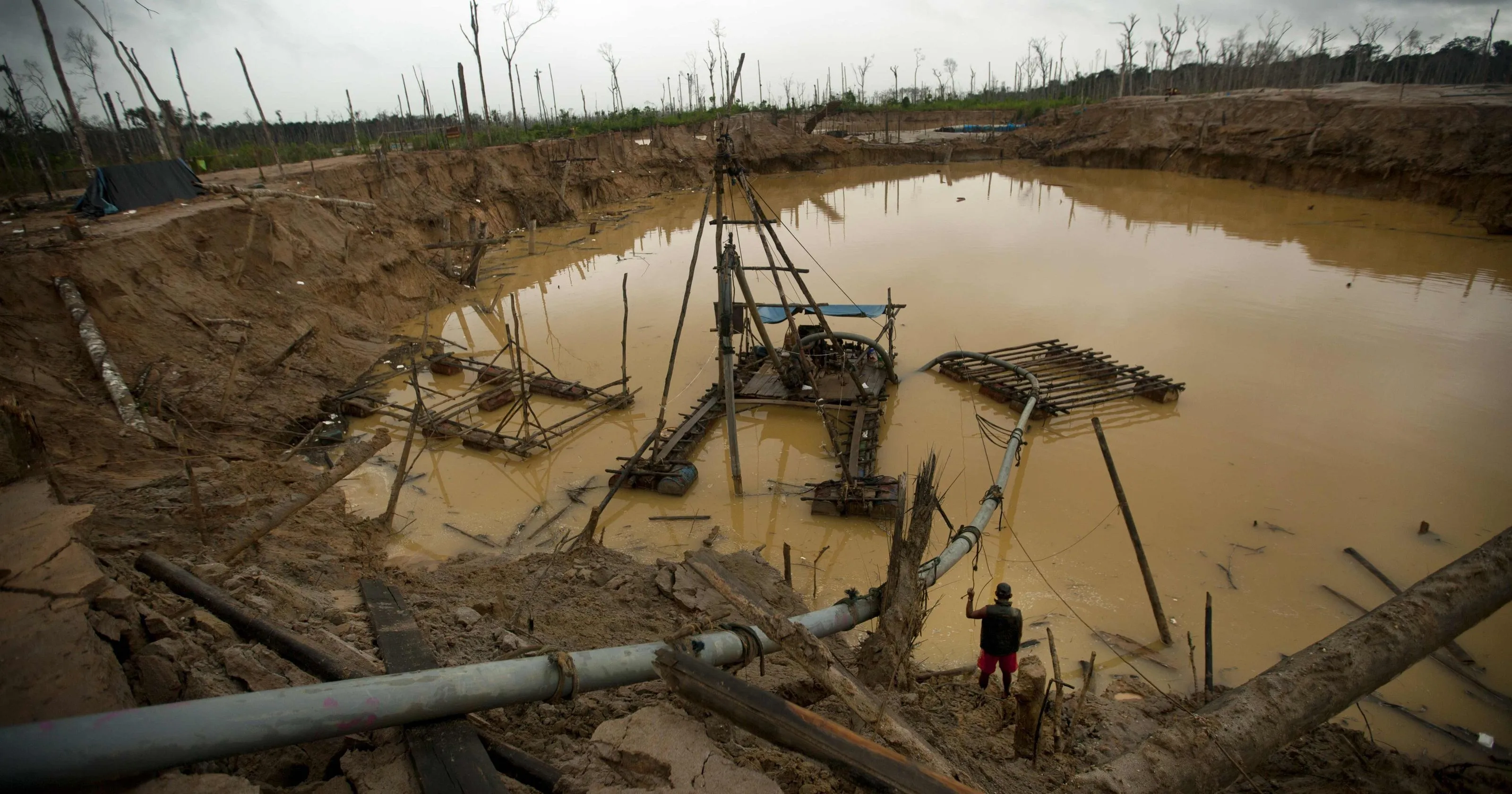Khai thác khoáng sản trái phép tràn lan, đặc biệt là vàng, là một vấn đề nhức nhối Chính phủ Peru cần giải quyết (Ảnh: Internet)