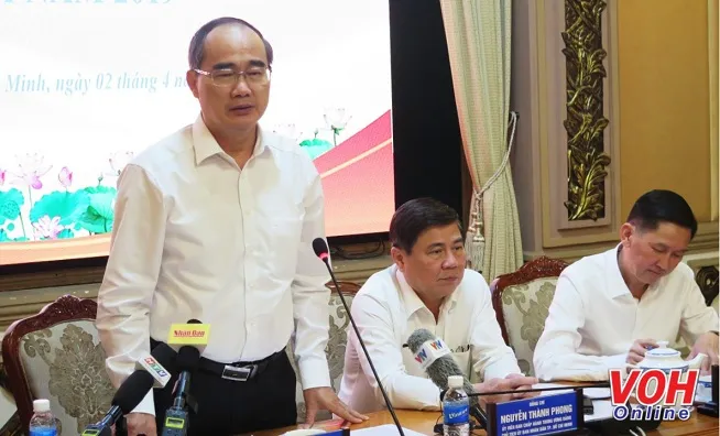 Bí thư Thành ủy Nguyễn Thiện Nhân phát biểu tại buổi gặp mặt báo chí.