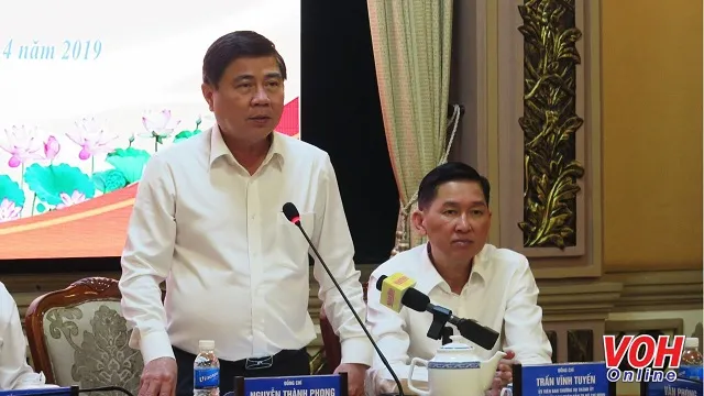 Chủ tịch UBND TPHCM Nguyễn Thành Phong phát biểu tại hội nghị.