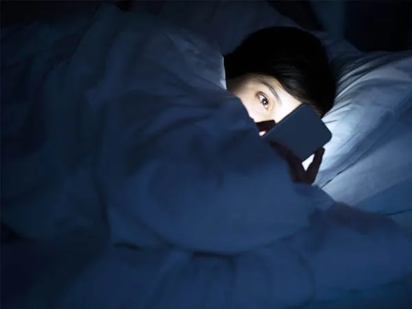 tac-hai-cua-mang-xa-hoi-nen-biet-de-giam-tan-suat-tham-gia-voh-2