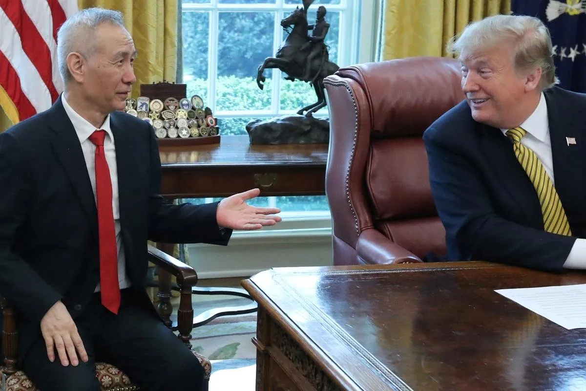 Phó Thủ tướng Trung Quốc Lưu Hạc (trái) có cuộc gặp với Tổng thống Mỹ Donald Trump tại Nhà Trắng (Ảnh: Reuters)