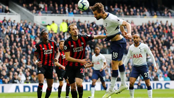 Kết quả Ngoại hạng Anh 14/4: MU áp sát Top 4, Tottenham vươn lên thứ 3 trên BXH