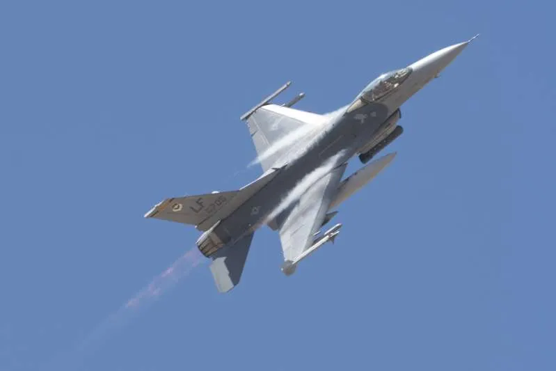 Máy bay chiến đấu F-16