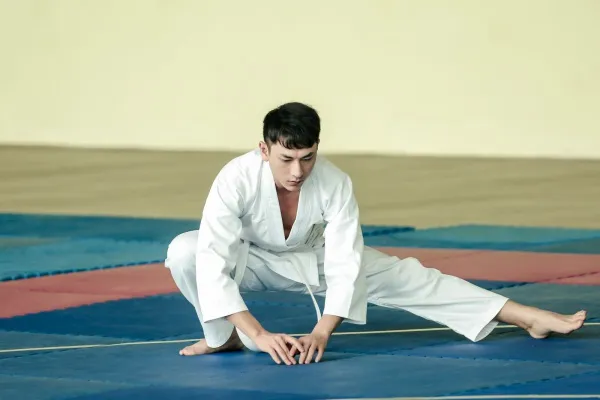 Isaac cật lực tập võ Judo, chuẩn bị cho vai diễn điện ảnh mới