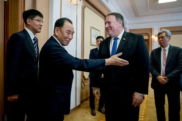 Trưởng ban Mặt trận thống nhất Triều Tiên Kim Yong-chol tiếp Ngoại trưởng Mỹ Mike Pompeo ở Bình Nhưỡng, tháng 7/2018 