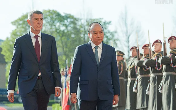 Thủ tướng CH Czech Andrej Babis đón Thủ tướng Nguyễn Xuân Phúc