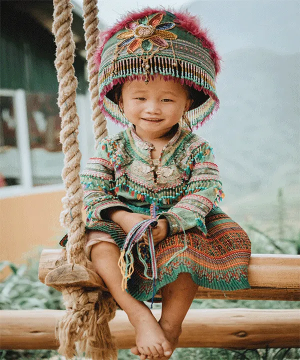 Em bé dân tộc H'Mông