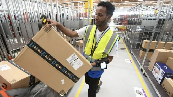 Amazon cắt giảm thời gian giao hàng cho khách hàng Prime
