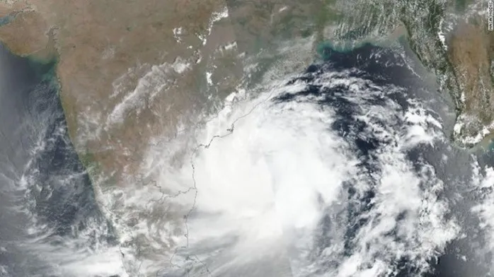 Siêu bão Fani đổ bộ vào miền đông Ấn Độ, gần 1 triệu người sơ tán