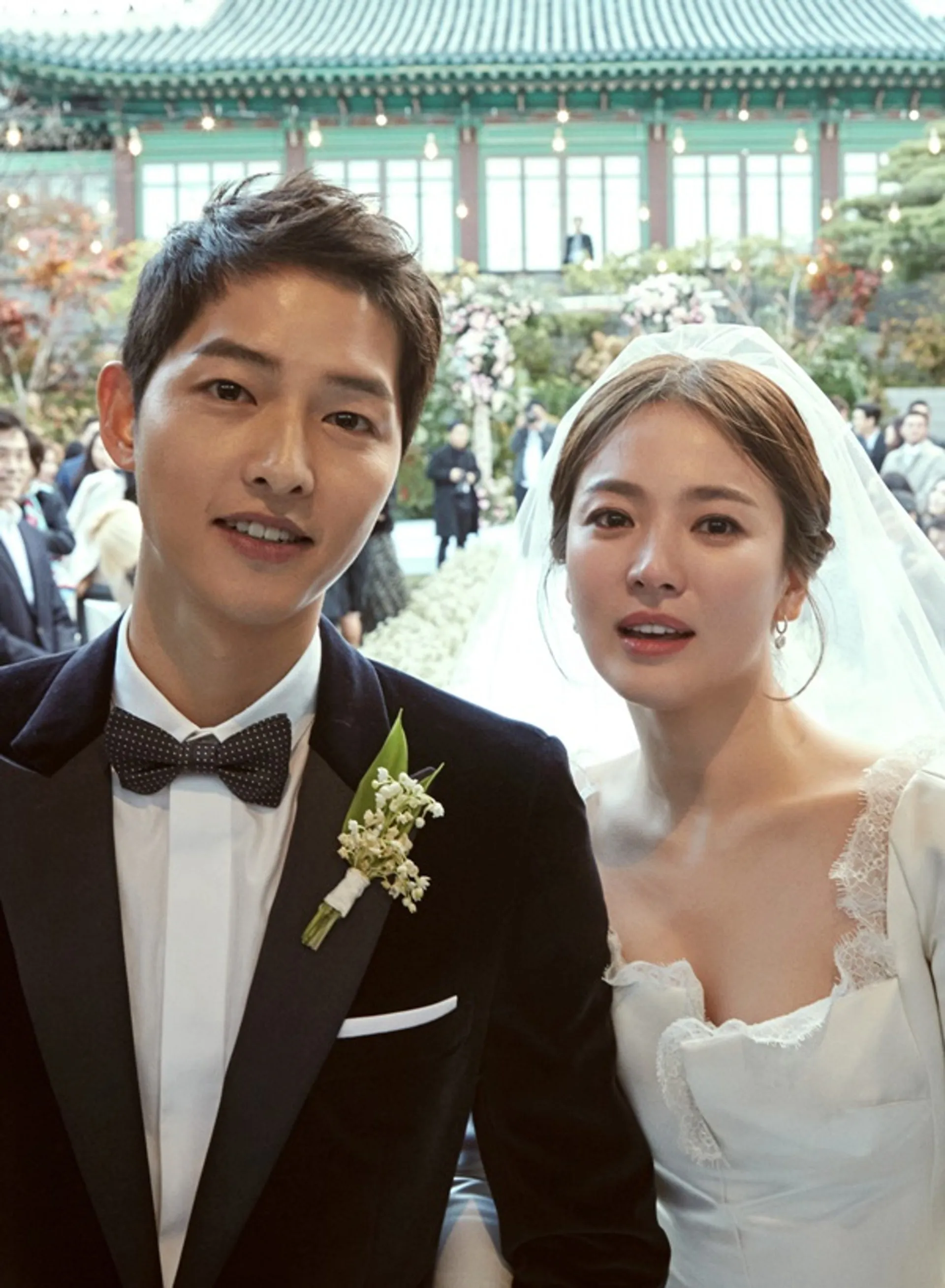 Song Hye Kyo gây hoang mang vì xuất hiện quyến rũ tại Mỹ nhưng nhẫn cưới ‘biệt vô âm tín' 14