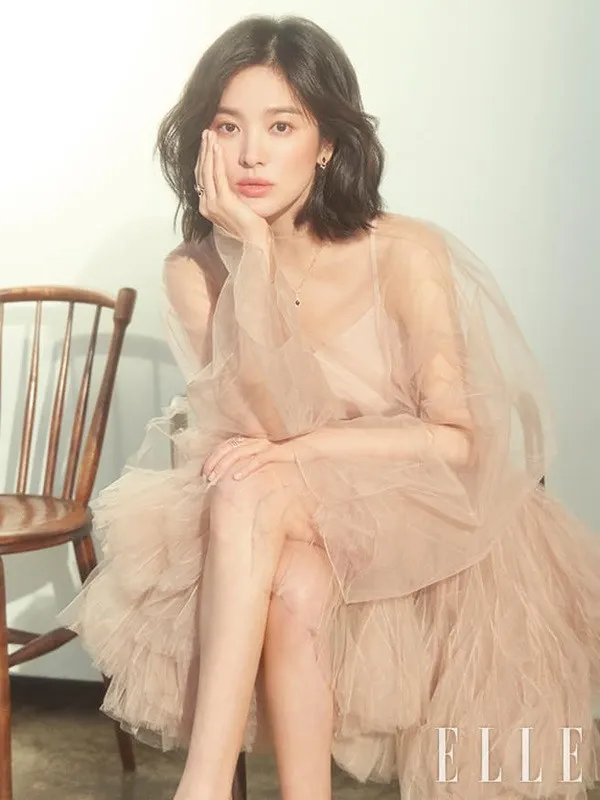 Song Hye Kyo gây hoang mang vì xuất hiện quyến rũ tại Mỹ nhưng nhẫn cưới ‘biệt vô âm tín' 1