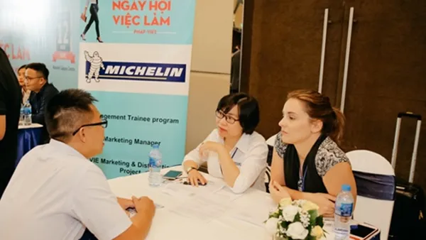 Các ứng viên tham gia tuyển dụng tại Ngày hội Việc làm Pháp-Việt 2018. 