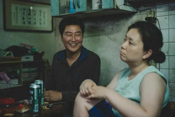 Bong Joon Ho mô tả Ký Sinh Trùng như một bi hài kịch gia đình. 