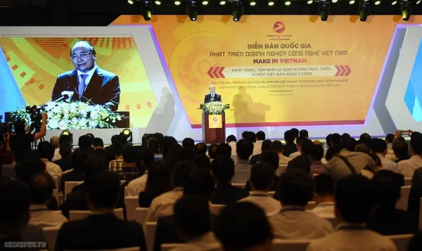 Thủ tướng Nguyễn Xuân Phúc dự Diễn đàn doanh nghiệp công nghệ Việt Nam