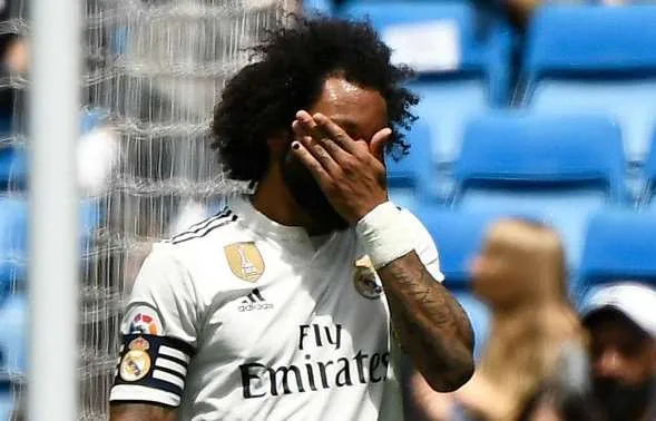 Marcelo thay toàn đội xin lỗi người hâm mộ