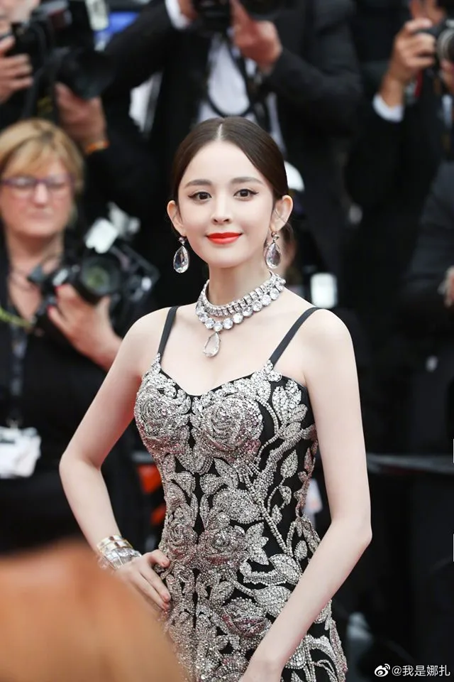 VOH-Cannes-2019-Co-Luc-Na-Trat-Ngoc-Trinh-9