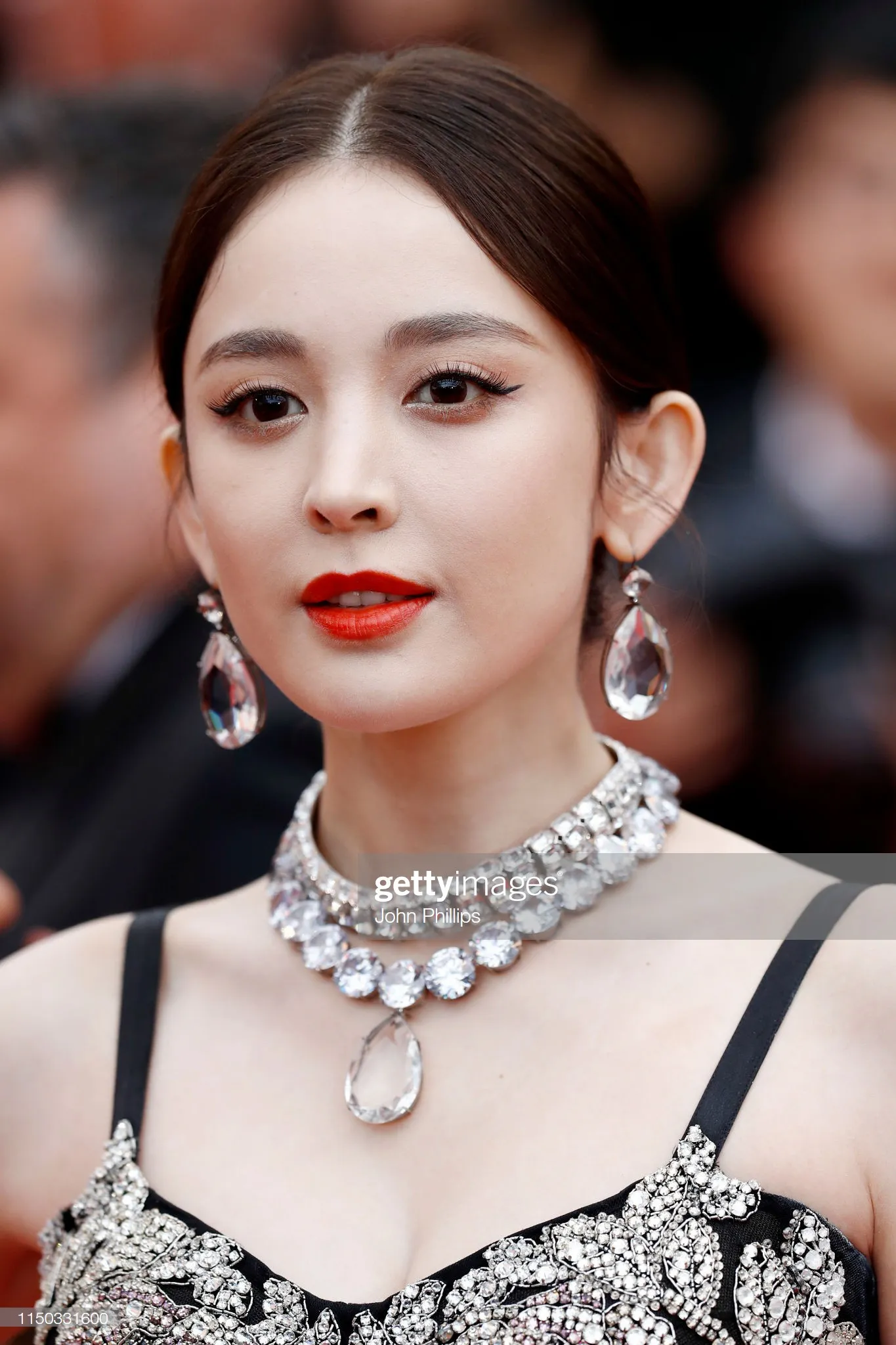 VOH-Cannes-2019-Co-Luc-Na-Trat-Ngoc-Trinh-7