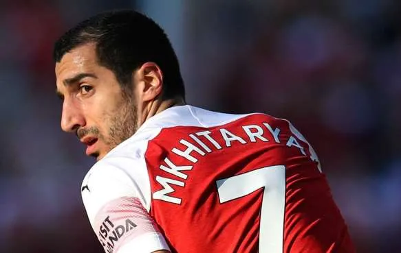 Mustafi muốn cùng Arsenal hạ Chelsea vì Mkhitaryan