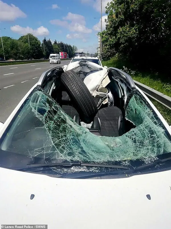 xe ô tô bị tai nạn