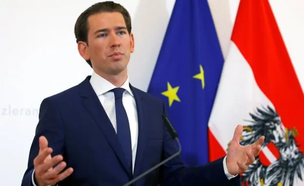 Áo: Thủ tướng trẻ tuổi nhất mất chức, nội các bị sa thải