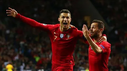 Ronaldo lập hat-trick vào lưới Thụy Sỹ