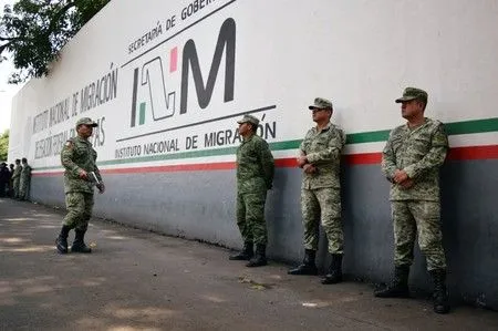 Binh sĩ Mexico sẽ được điều thêm đến biên giới phía nam để ngăn người di cư
