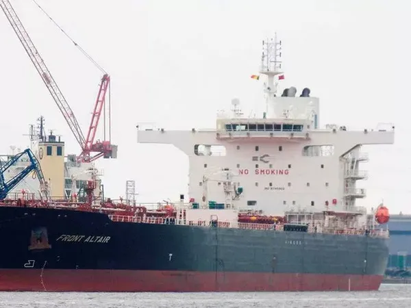 tàu chở dầu bị tấn công ở Vịnh Oman