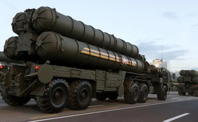 hổ Nhĩ Kỳ tuyên bố sẽ đáp trả các lệnh trừng phạt của Mỹ khi mua tên lửa S-400 của Nga 