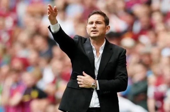 Lampard đang chờ một đề nghị hợp lý từ Chelsea