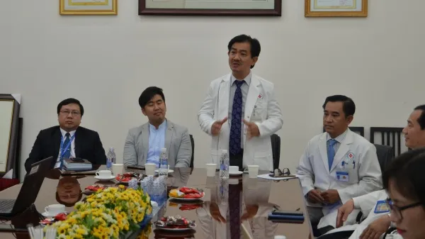 Tiến sĩ Nguyễn Huy Thắng phân tích những ưu việt từ phần mềm tại buổi lễ ra mắt phần mềm trí tuệ nhân tạo Rapid