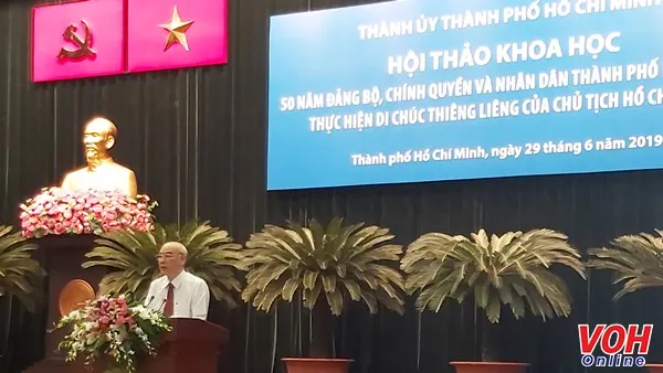 Ông Phan Nguyễn Như Khuê - Trưởng Ban Tuyên giáo thành ủy phát biểu tổng kết hội thảo. 