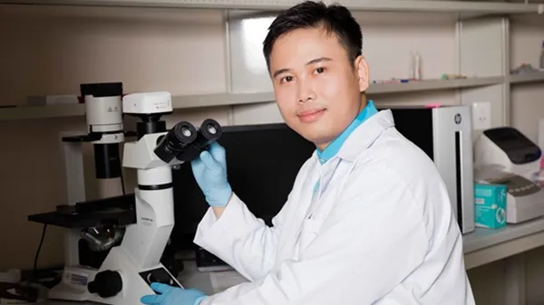 Tiến sĩ Phan Minh Liêm sẽ trình bày về ứng dụng công nghệ xét nghiệm gen y khoa trong tầm soát đột biến ung thư.