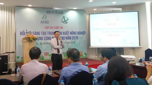 Ông Nguyễn Hải An, Giám đốc Trung tâm Ươm tạo Doanh nghiệp Nông nghiệp Công nghệ cao phát biểu tại họp báo. 