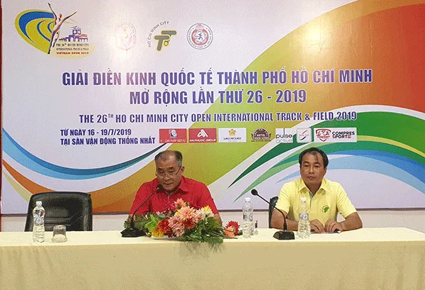 Ông Nguyễn Trung Hinh, Phó Chủ tịch Liên đoàn điền kinh TPHCM thông tin về giải đấu